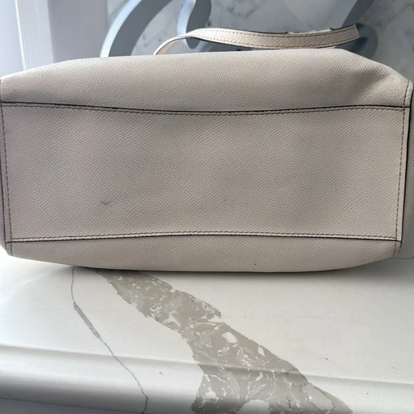 (S O L D) COACH CREAM TURNLOCK TOTE IN CROSSGRAIN LEATHER - Picture 9 of 11